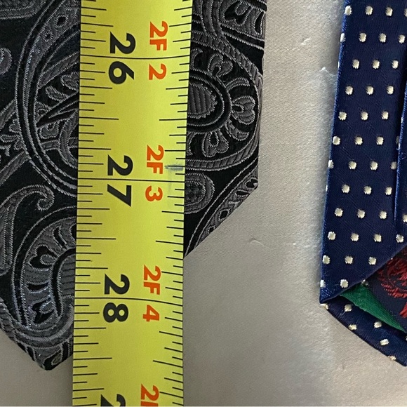Tommy Hilfiger Vintage Jacquard Men’s Black & White Paisley 100% Silk Tie USA - Picture 7 of 7
